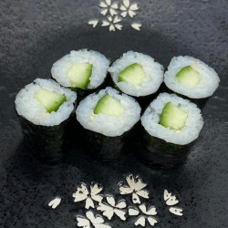 6 makis de pepino y sésamo