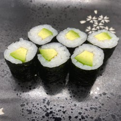 6 makis de salmón